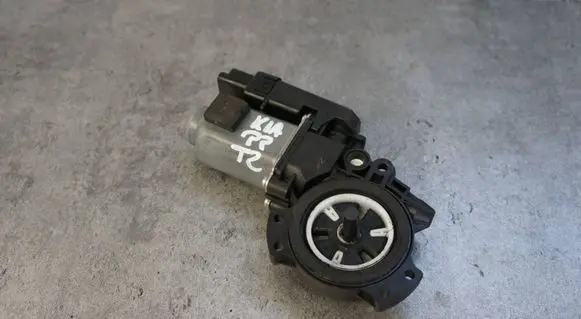 KIA Optima Front door window regulator motor 28408185
