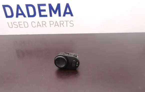Opel Vectra B Wing mirror switch 09266861 D137