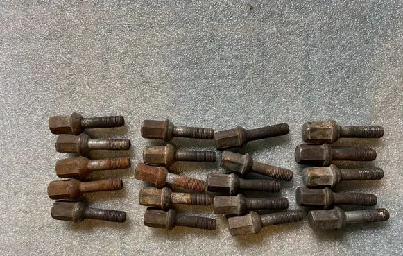 Mercedes-Benz E W210 Nuts/bolts 
