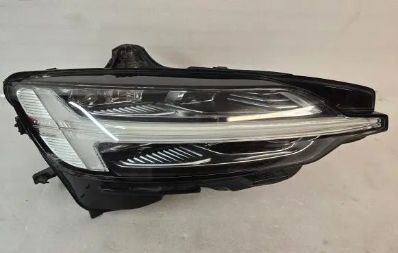 Volvo S60 Headlight/headlamp 32338997