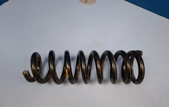 Toyota Hilux (AN120, AN130) Front coil spring