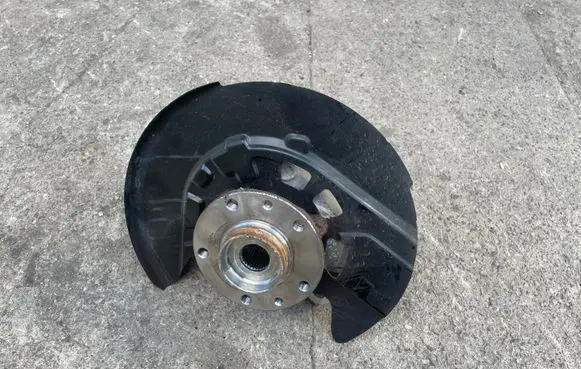 Renault Megane E-Tech Front wheel hub 411615MZ0C