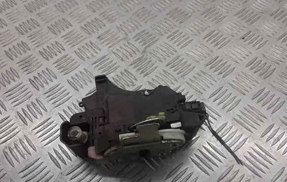 Mitsubishi Colt CZ3 Front door lock BRAK
