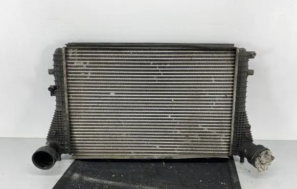 Volkswagen Golf V Intercooler radiator