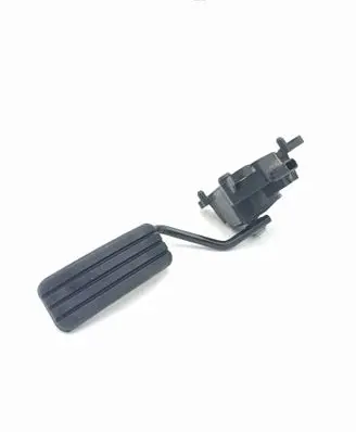 Accelerator throttle pedal