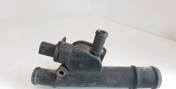 Volkswagen Golf IV Engine coolant pipe/hose 038121133
