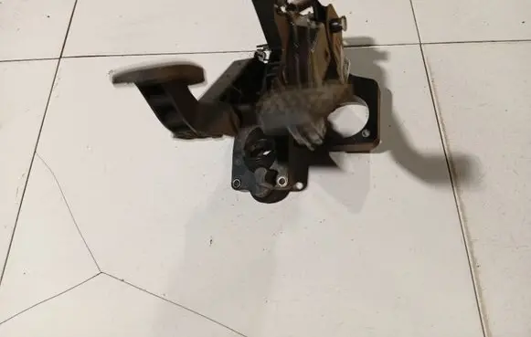 Mercedes-Benz A W169 Brake pedal 