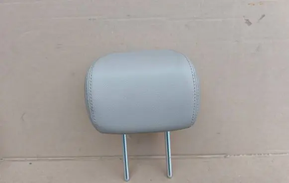 Land Rover Range Rover Evoque L538 Rear seat headrest 