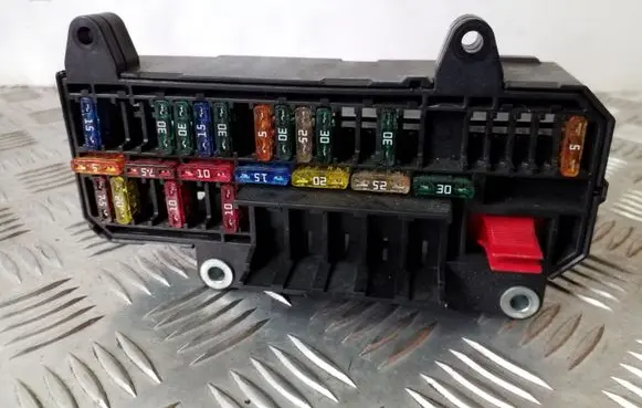 BMW 7 E65 E66 Fuse module 6900583