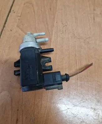 Audi A4 S4 B7 8E 8H Turbo solenoid valve 1J0906627B 05T091 72290345