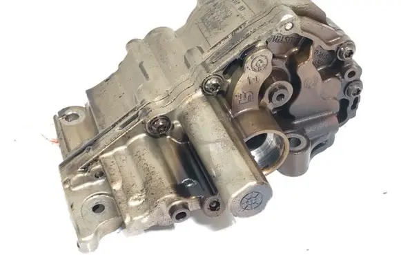 BMW 5 E60 E61 Oil pump 7551004