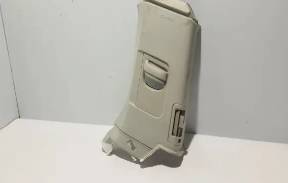 (D)pillar trim (top)