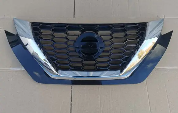 Nissan Juke II F16 Front bumper upper radiator grill 623106PA0A