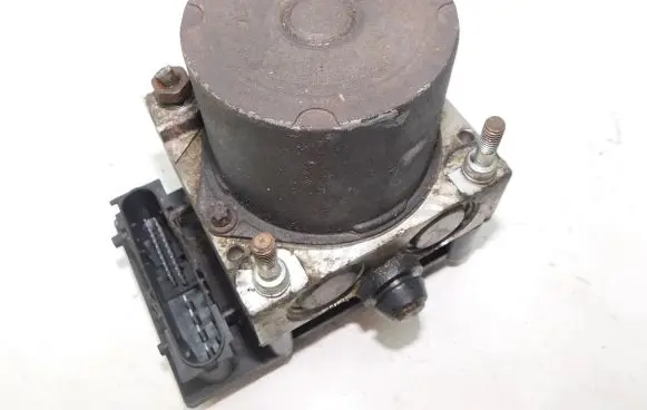 Nissan Almera N16 ABS Pump 0265231415