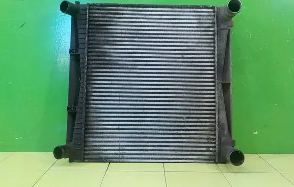 Land Rover Range Rover L322 Intercooler radiator UP99