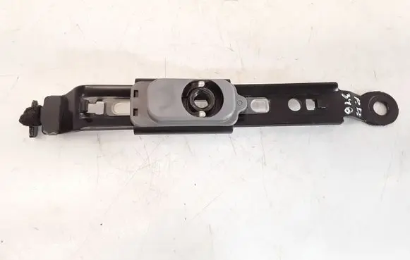 Toyota Previa (XR30, XR40) II Seat belt height adjuster 