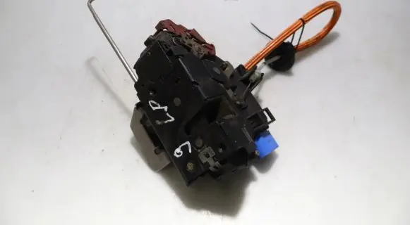 Audi A3 S3 8P Front door lock
