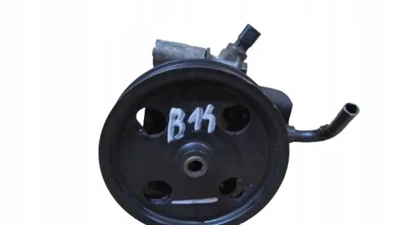 Ford Focus Power steering pump 4M503A733AB