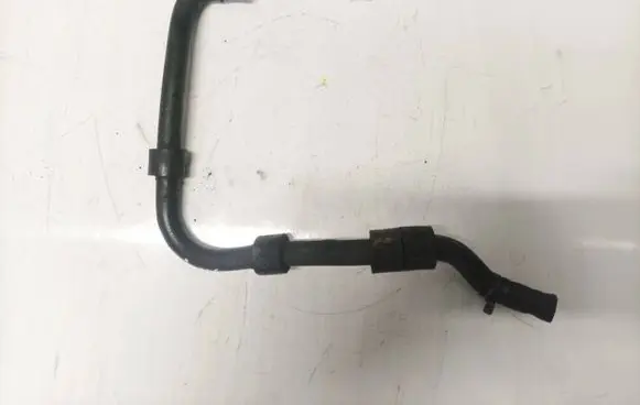 Volkswagen PASSAT B5 Engine coolant pipe/hose