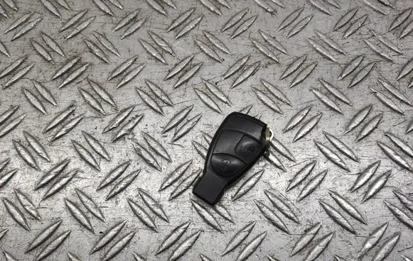 Mercedes-Benz B W245 Ignition key/card 