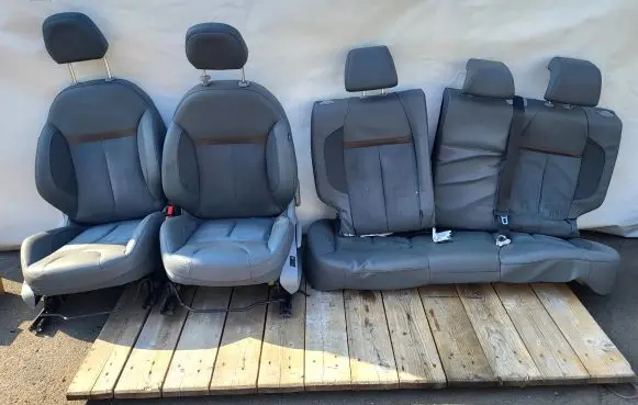 Peugeot 208 I Seat set 