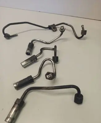 Nissan Pathfinder R51 Fuel injector supply line/pipe 
