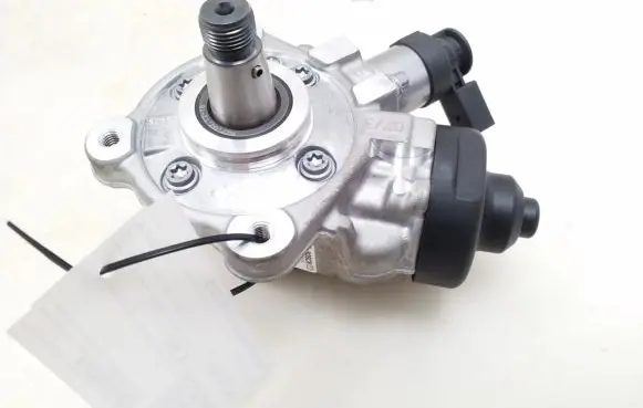 Skoda Superb B6 (3T) Fuel injection high pressure pump 03L130755D