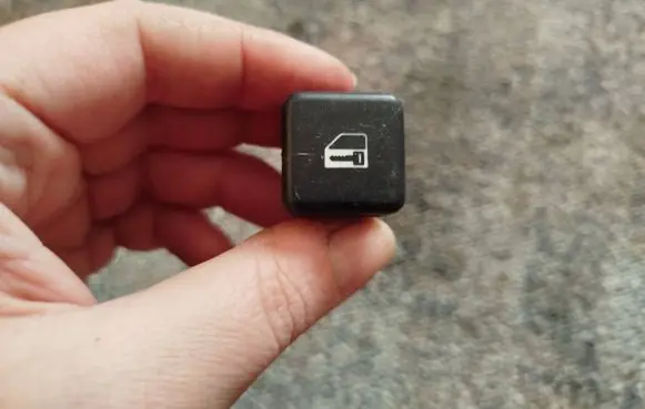 BMW 5 E39 Central locking switch button 8360828