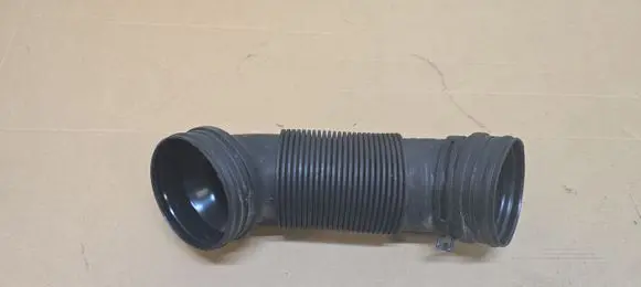 Volkswagen PASSAT B6 Air intake hose/pipe 1K0129684L 446149
