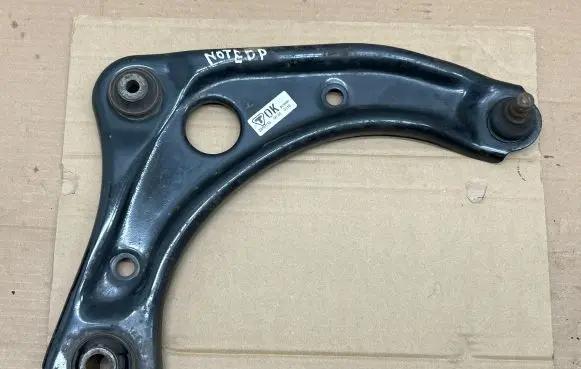 Nissan Note (E12) Front lower control arm/wishbone BUSH01 08350116