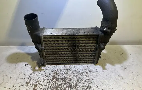 Volkswagen PASSAT B5.5 Intercooler radiator 058145805A