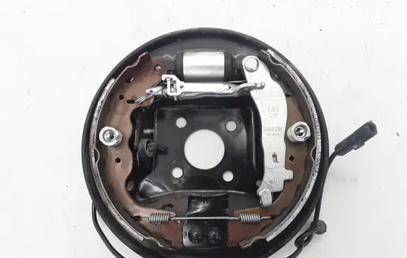 Rear wheel hub spindle/knuckle