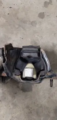 Volkswagen Polo IV 9N3 Engine mount bracket