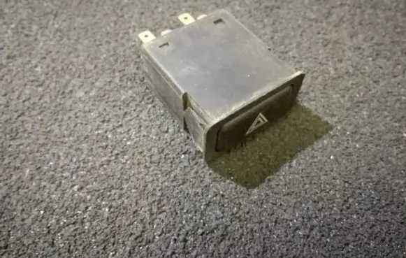 BMW 3 E30 Hazard light switch SAEQC80FK5023