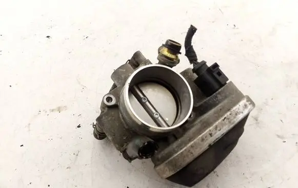 Opel Vectra C Throttle body valve 55562380