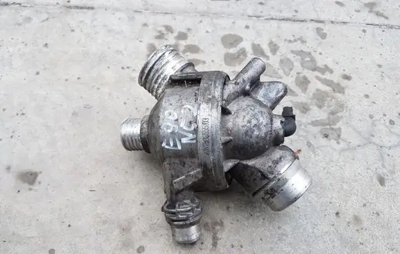 BMW 3 E90 E91 Thermostat housing 7536655