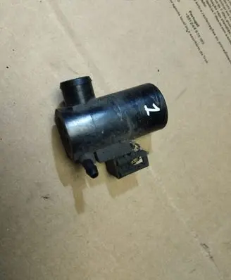 Honda FR-V Windscreen/windshield washer pump