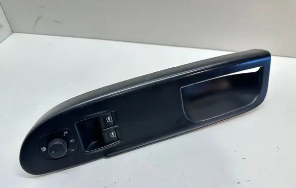 Volkswagen PASSAT B6 Front door window switch trim 3C1867171C