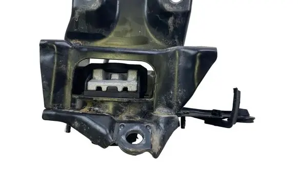 Toyota Yaris XP210 Gearbox mount AVD2742