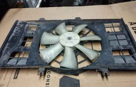 Chrysler Neon II Electric radiator cooling fan