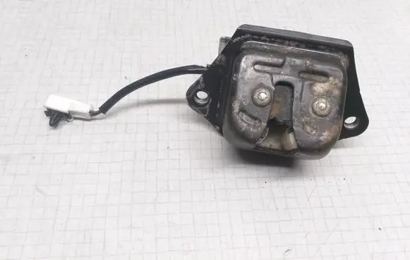 Nissan Almera N16 Tailgate/trunk/boot lock/catch/latch