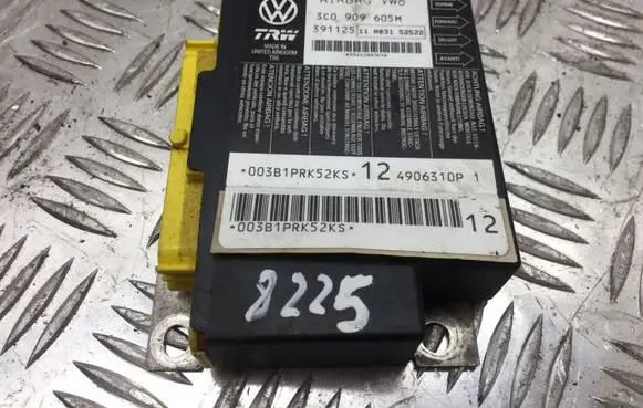 Volkswagen PASSAT B6 Airbag control unit/module 3C0909605M 8225