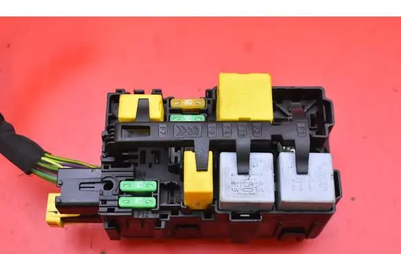 Peugeot 308 Fuse box set 9806192580