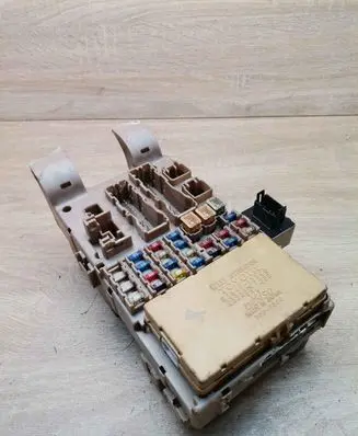 Toyota Corolla Verso E121 Fuse box set 8264113040 2323000230