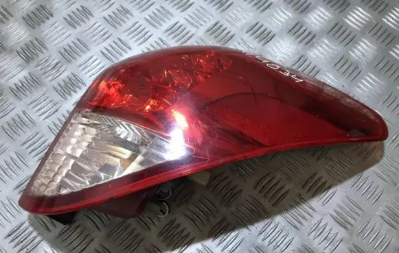 Toyota RAV 4 (XA30) Rear/tail lights