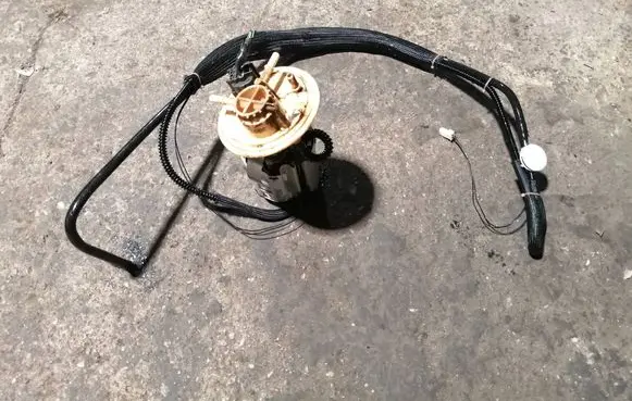 Volvo XC90 In-tank fuel pump 30761739 1582980134