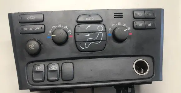 Volvo XC70 Climate control unit 7923