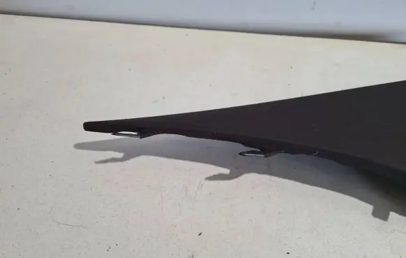 (D)pillar trim (top)