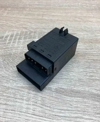 Glow plug pre-heat relay