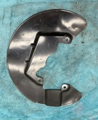 Ford Mustang VI Rear brake disc plate dust cover M291C FR3C2K004BB